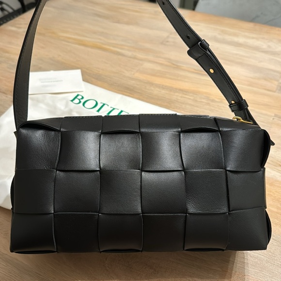 Bottega Veneta Brick Cassette Shoulder Bag - Picture 3 of 10